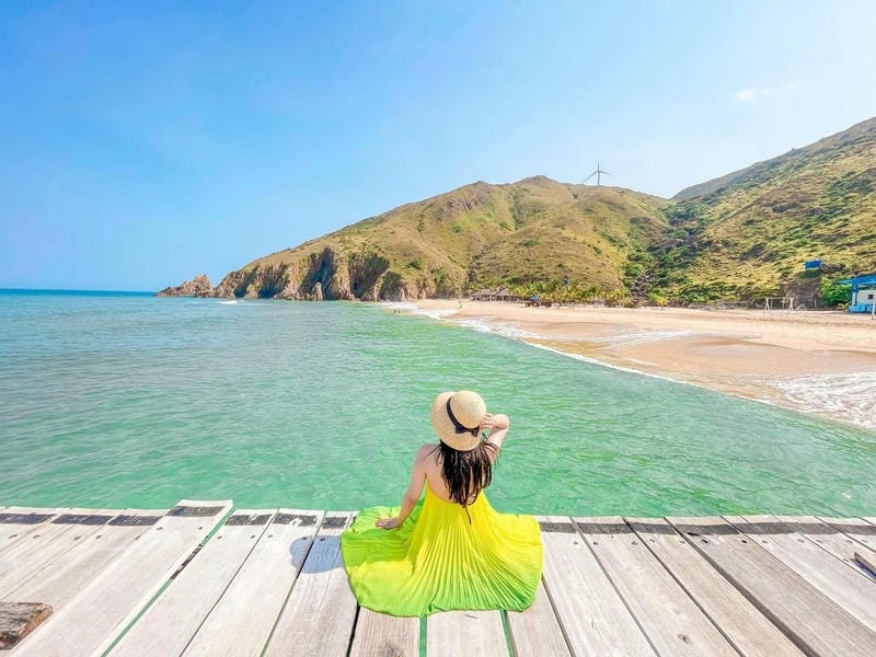 Lắng nghe Nhơn Lý sóng biển rì rào êm tai