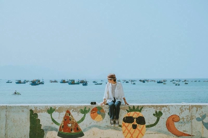 Nhơn Lý nước trong veo thu hút ánh nhìn