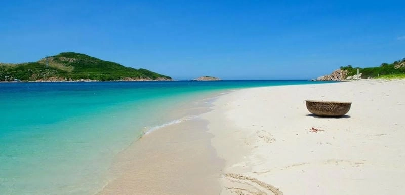 Cùng nhau khám phá những hoạt động hấp dẫn tại bãi biển Ninh Chữ