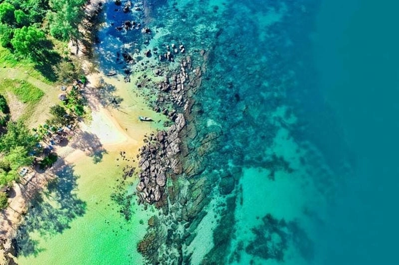 Tìm hiểu vẻ đẹp bình yên của bãi biển Ông Lang