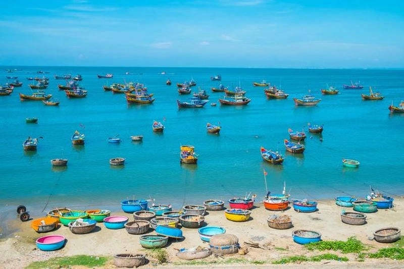 Tìm hiểu vẻ đẹp bình yên của bãi biển Phan Thiết