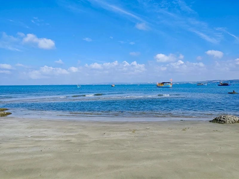 Lắng nghe Phan Thiết sóng biển rì rào êm tai