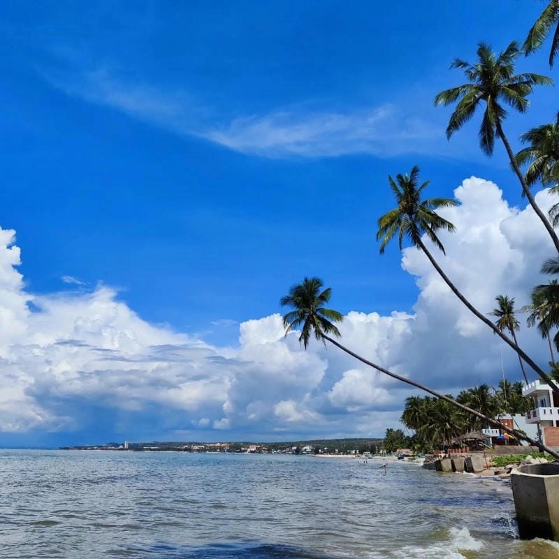 Phan Thiết nước trong veo thu hút ánh nhìn