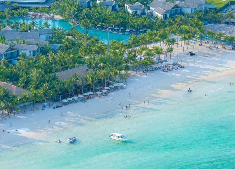 Thăm bãi biển Ông Lang Phú Quốc yên bình