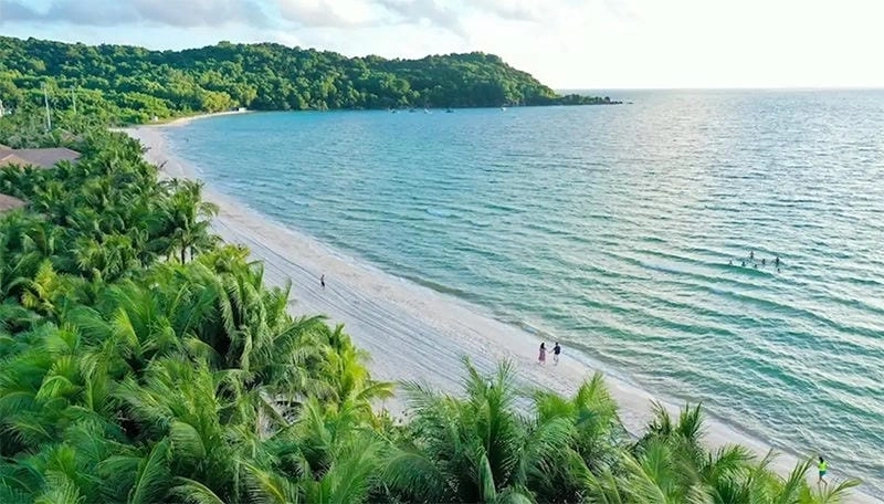 Dạo bước trên Phú Quốc cát trắng mịn màng