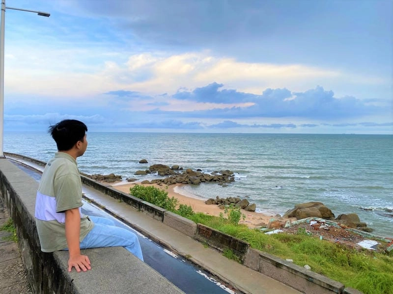 Thưởng thức hải sản Bãi Phước Hải