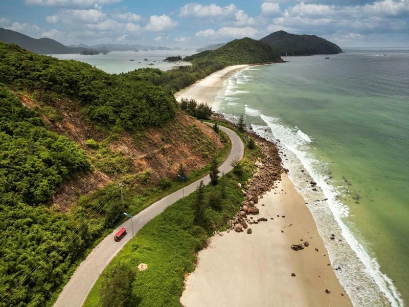 Khám phá bãi biển quan lạn có đẹp không