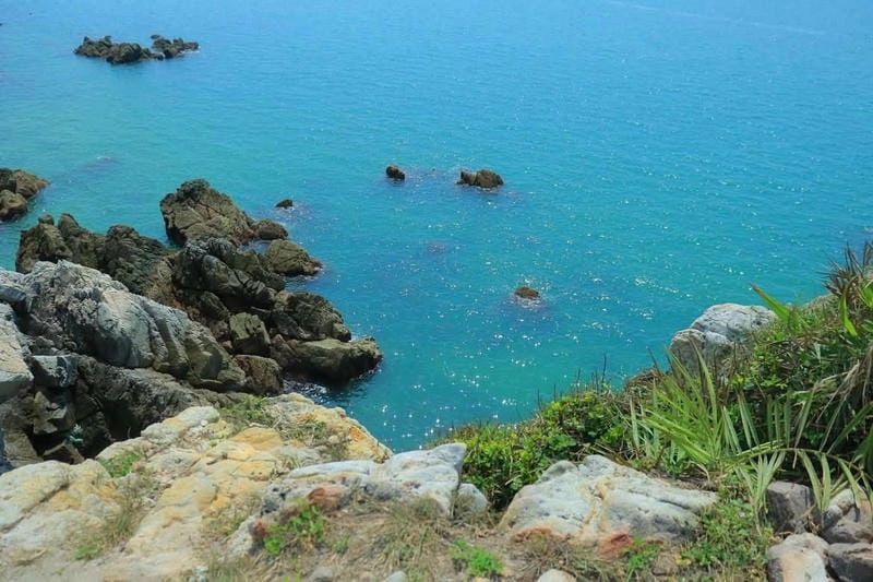 Dạo bước trên Quan Lạn cát trắng mịn màng