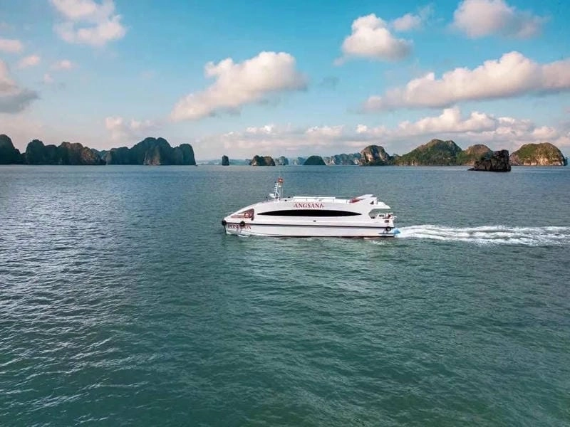 Ngắm toàn cảnh Quan Lạn từ trên cao