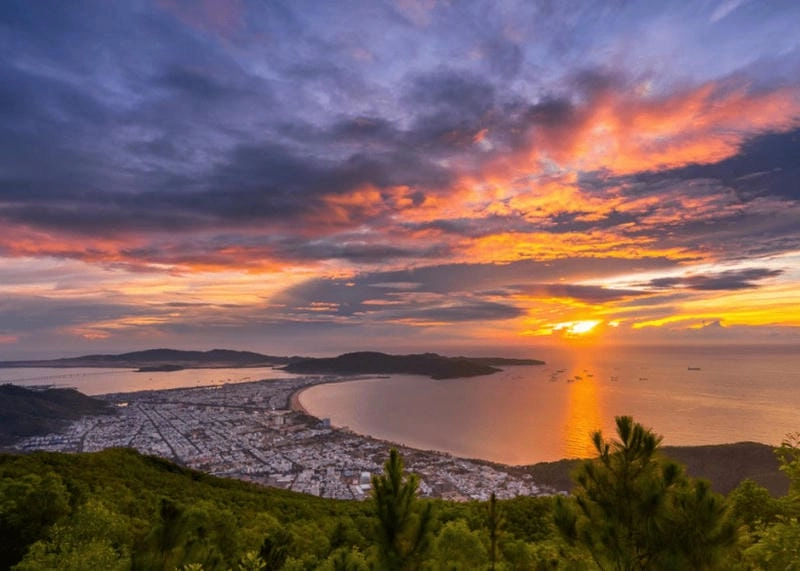 Khám phá bãi biển Quy Hòa Bình Định