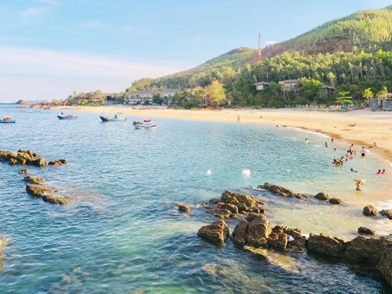 Vui chơi trên Quy Hòa bãi cát dài bất tận