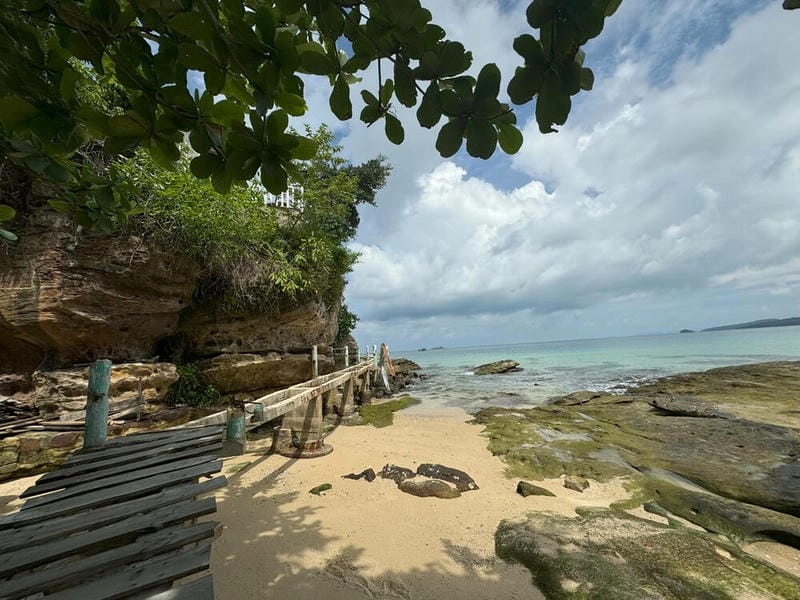 Đắm mình trong làn Rạch Tràm biển xanh mát lạnh