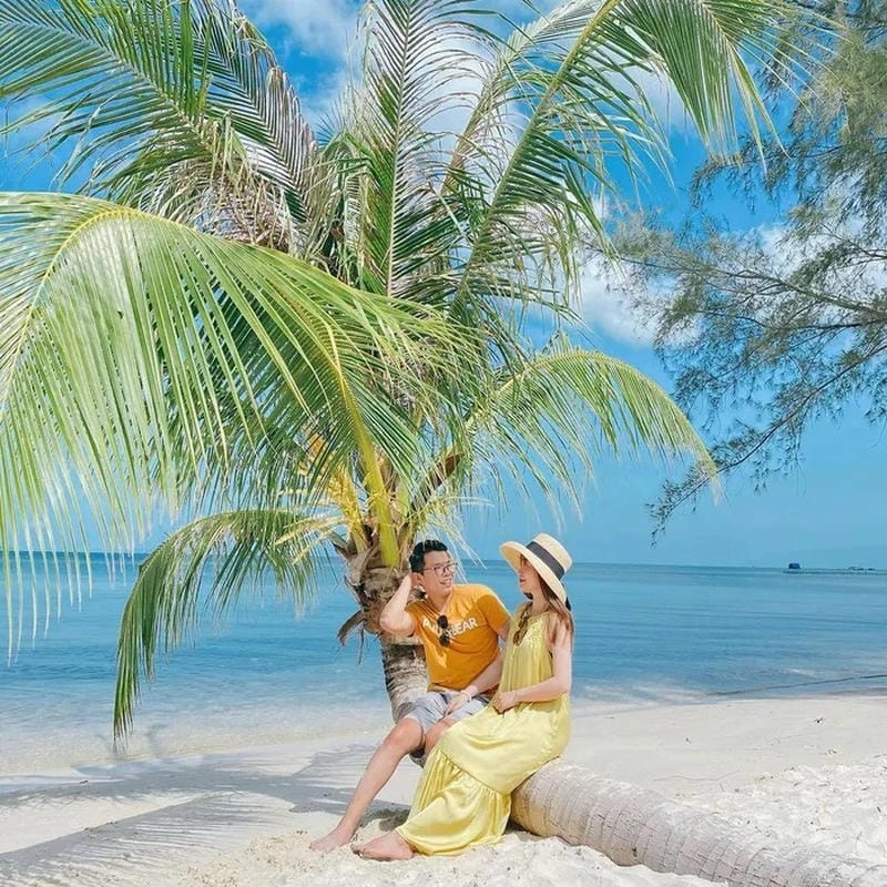 Tìm hiểu vẻ đẹp bình yên của bãi biển Rạch Tràm