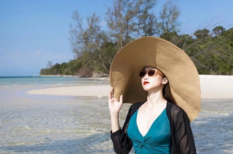 Dạo bước trên Rạch Tràm cát trắng mịn màng