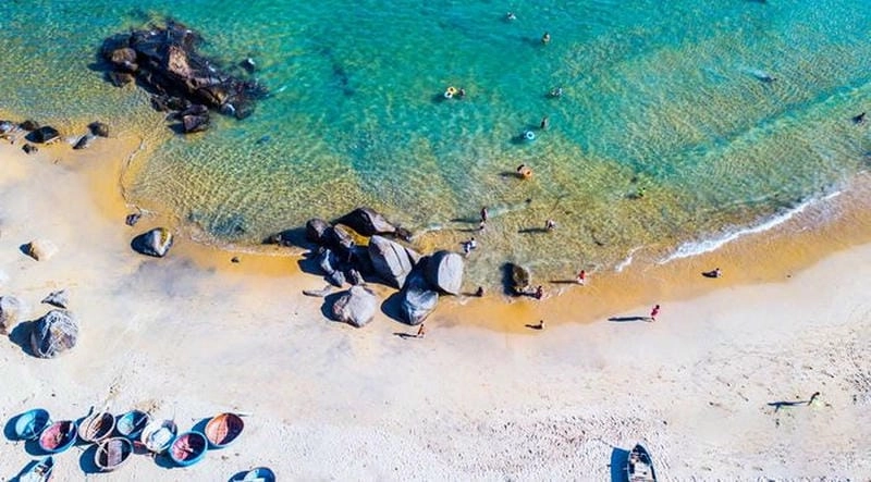 Sa Huỳnh nước trong veo thu hút ánh nhìn