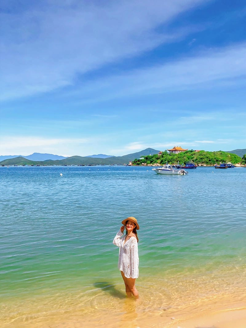 Thời điểm lý tưởng để khám phá bãi biển Sơn Đừng là mùa hè