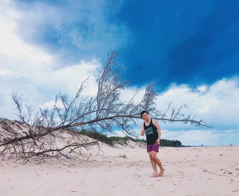 Dạo bước trên Suối Ồ cát trắng mịn màng