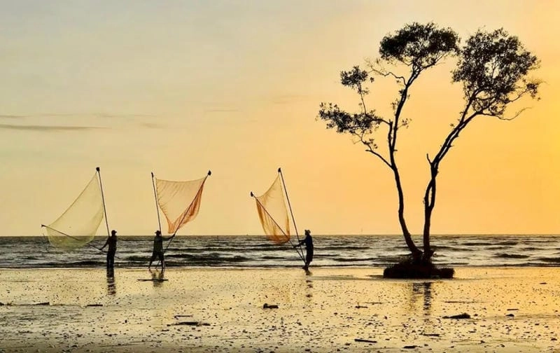 Chụp ảnh cùng Tân Thành vách đá hùng vĩ