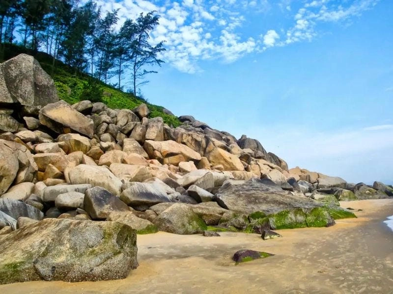 Đọc review Bãi Thạch Hải chi tiết