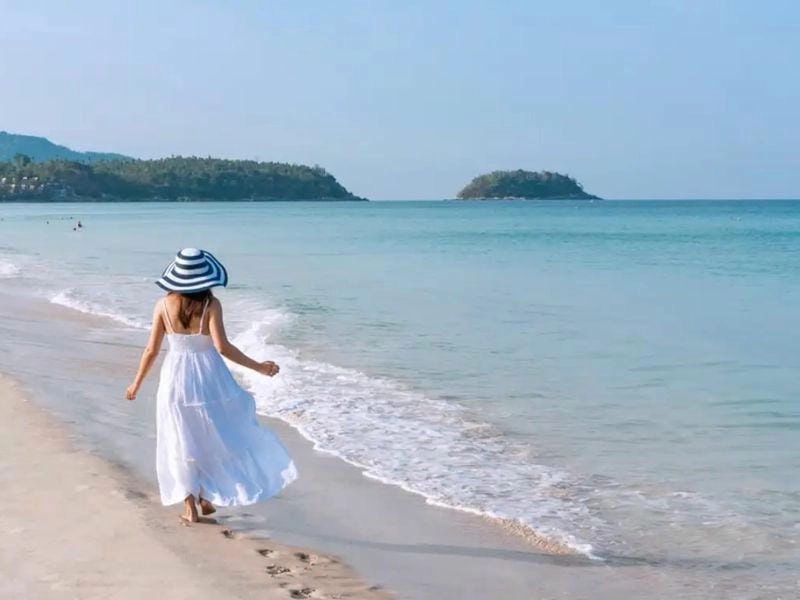 Thưởng thức hải sản Bãi Thạch Hải