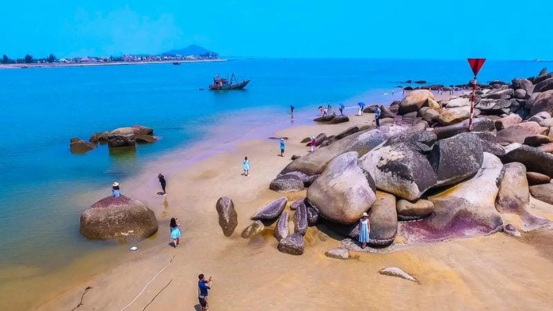 Đón Thiên Cầm bình minh trên biển thơ mộng