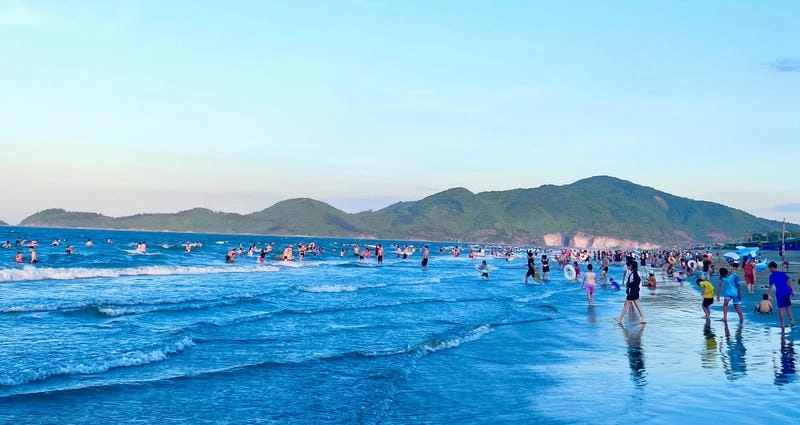 Thiên Cầm nước trong veo thu hút ánh nhìn