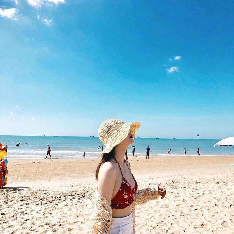 Lắng nghe Thùy Vân sóng biển rì rào êm tai