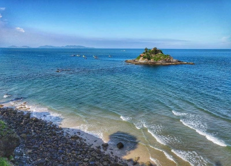 Thùy Vân nước trong veo thu hút ánh nhìn