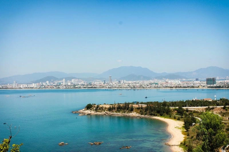 Tiên Sa nước trong veo thu hút ánh nhìn