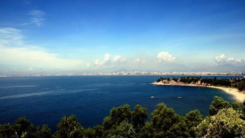 Trà Cổ cát trắng mịn màng dưới chân