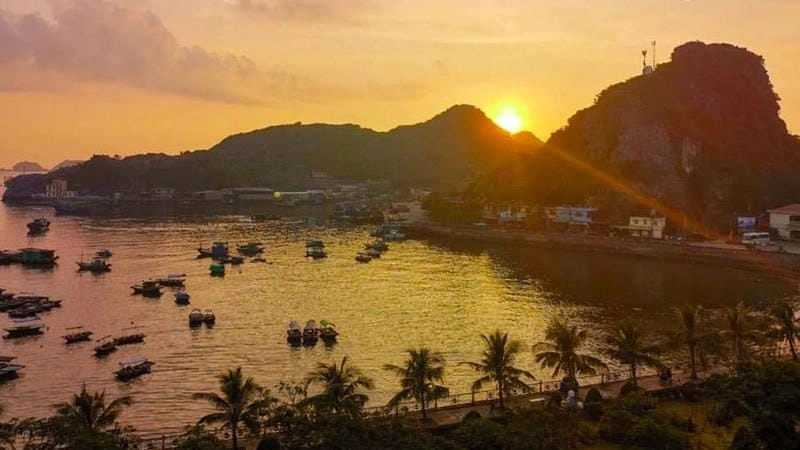 Khung cảnh Tùng Thu hoàng hôn thật bình yên