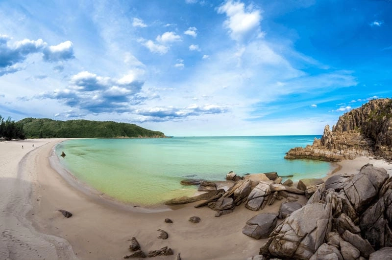 Vẻ đẹp bãi biển Vịnh Hòa Phú Yên