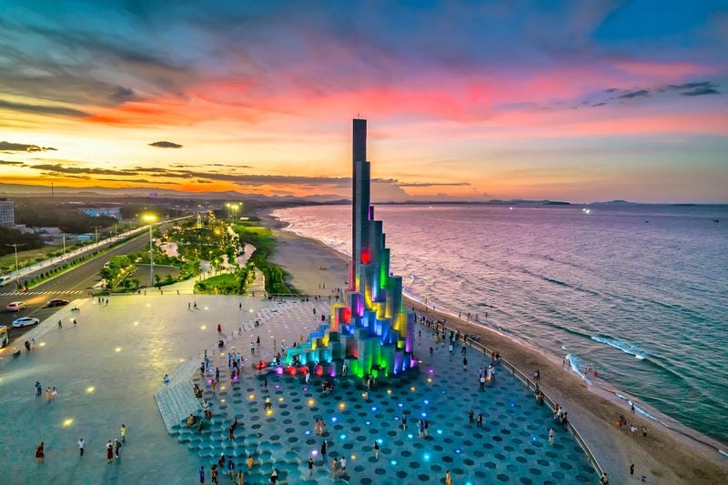 Tìm hiểu vẻ đẹp bình yên của bãi biển Tuy Hòa