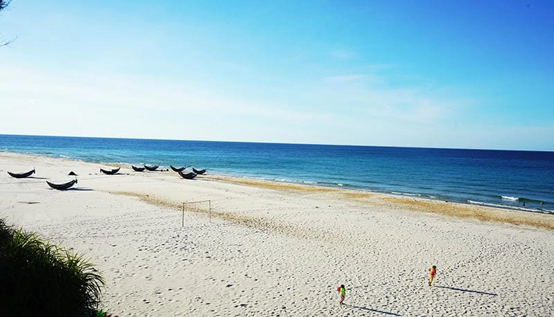 Tìm hiểu vẻ đẹp bình yên của bãi biển Vĩnh Thái