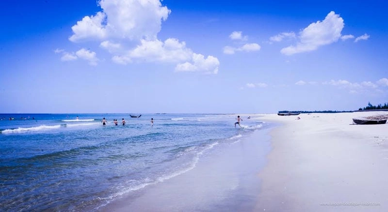 Lắng nghe Vĩnh Thái sóng biển rì rào êm tai