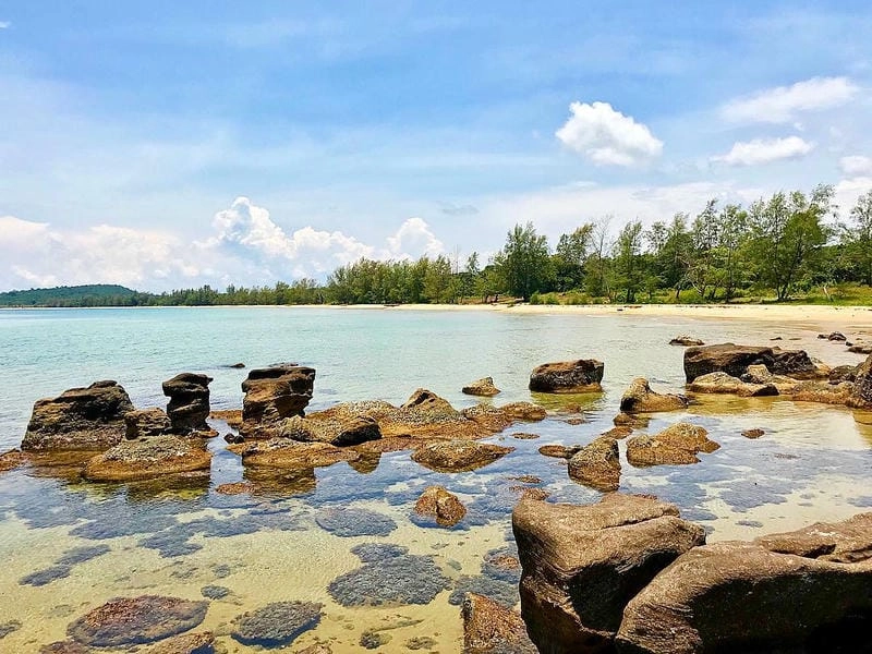 Đọc review bãi biển Vũng Bầu chi tiết