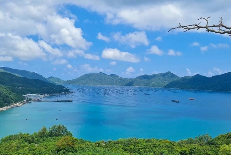 Ngắm toàn cảnh Vũng Rô từ trên cao tuyệt đẹp