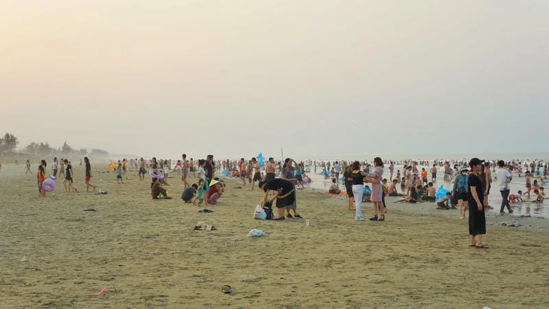 Cùng check in Bãi Xuân Hải