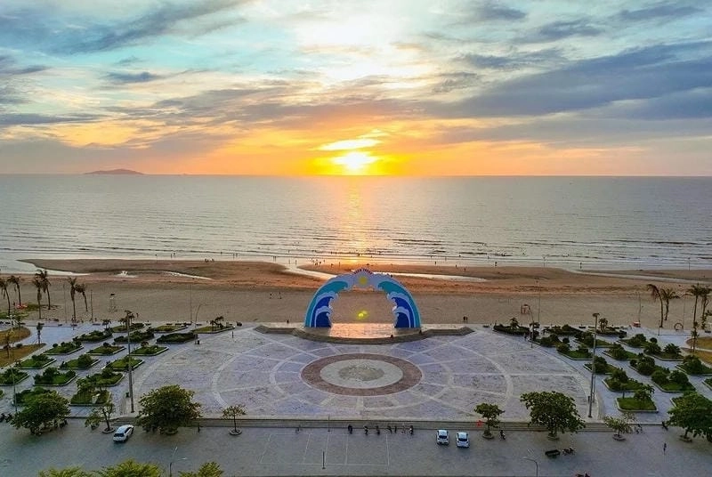 Tìm hiểu vẻ đẹp bình yên của bãi biển Xuân Thành