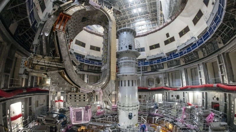 Bên trong lò phản ứng Tokamak của dự án ITER, tương lai năng lượng