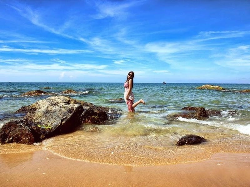 Đón bình minh biển Thuận Quý