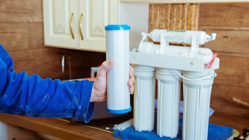 Hệ thống máy lọc nước gia đình giúp loại bỏ kim loại nặng trong nước uống