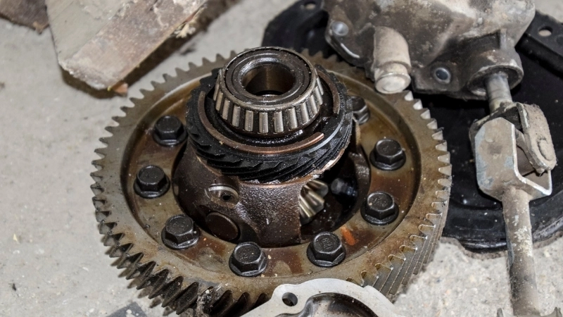 Dấu hiệu nhận biết hệ thống truyền động ô tô rung lắc