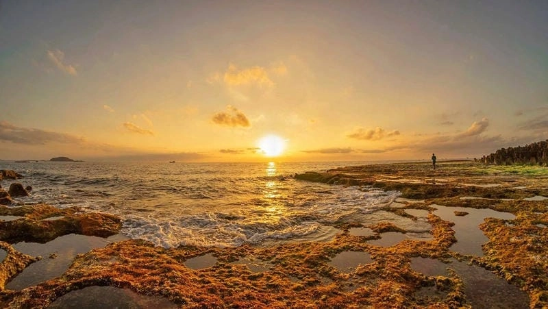 Cùng check in Hòn Đỏ