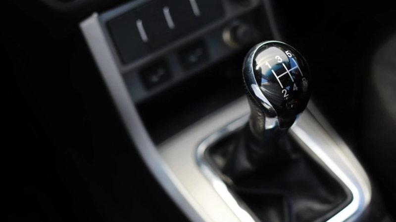 Nguyên nhân khiến hộp số ô tô bị kẹt số