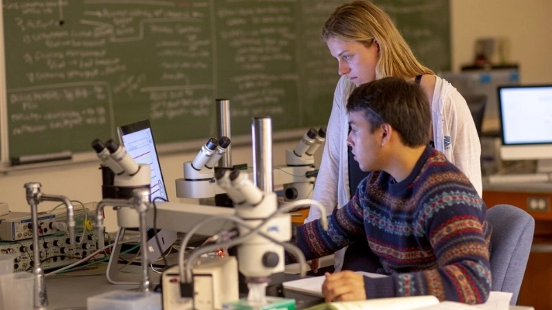 Khoa học và đạo đức là như thế nào?