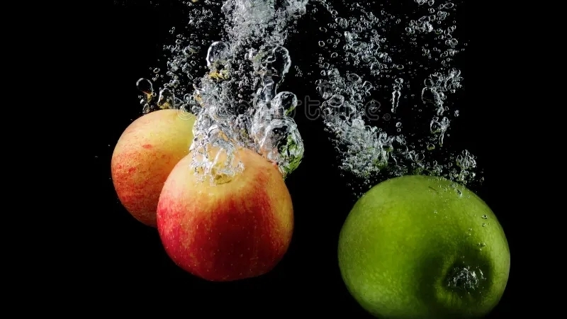 Lực cản của nước tác động lên viên đá 