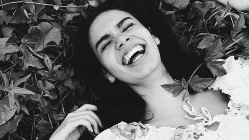 Nụ cười kích hoạt hàng chục cơ mặt và giải tỏa cảm xúc tích cực