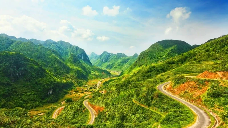 Khám phá nét vẽ sinh động qua tranh vẽ cảnh miền núi