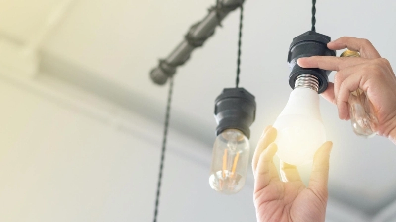  Thí nghiệm điện đo nhiệt độ tỏa ra từ các loại bóng đèn